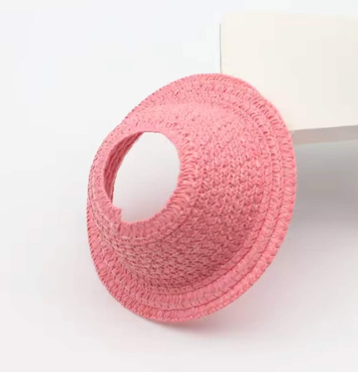 Stråhatt til Labubu (Rosa)